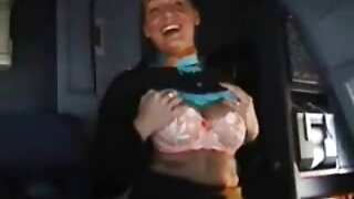 Պոռնիկ դայակը հետույք է ծեծում անալոգային կատաղի տեսանյութում